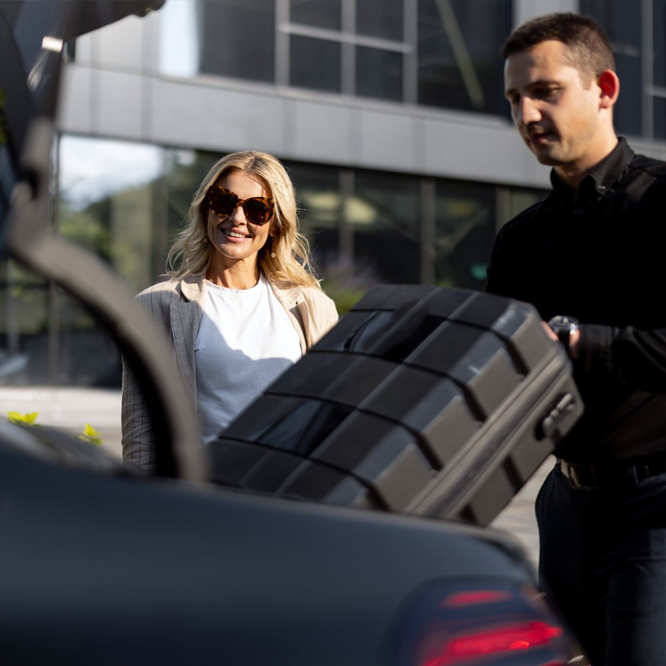 airport transfer NYC Mercedes S-Class